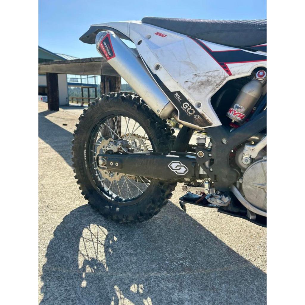 Crosslinked Components HD Swingarm Protectors All 2020+ Rieju | RG